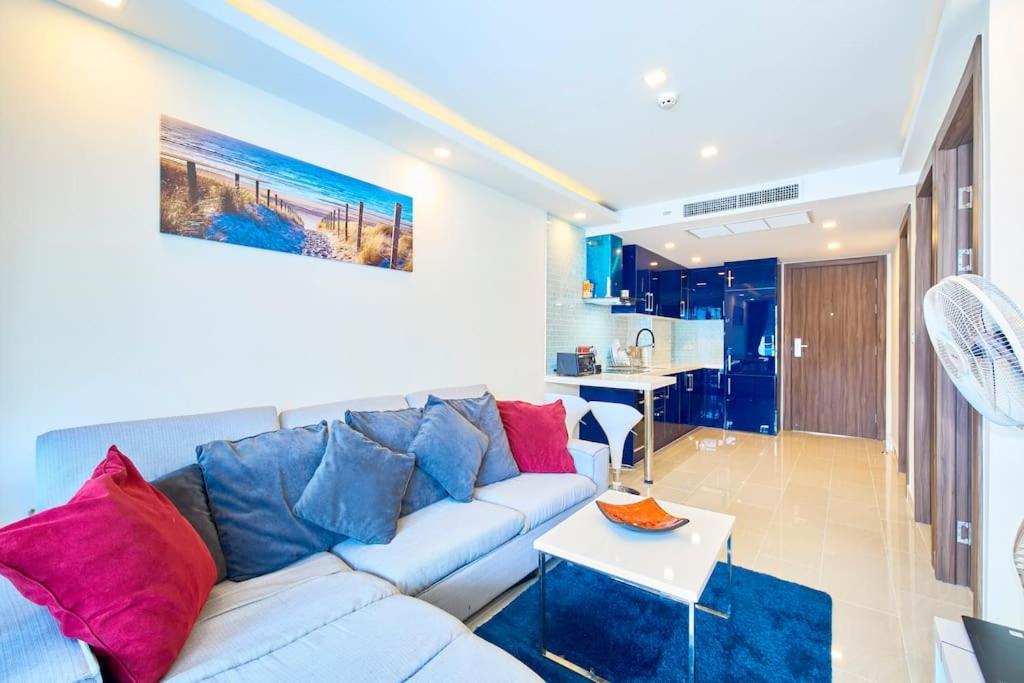 Grand Avenue By Tech Lägenhet Pattaya Exteriör bild
